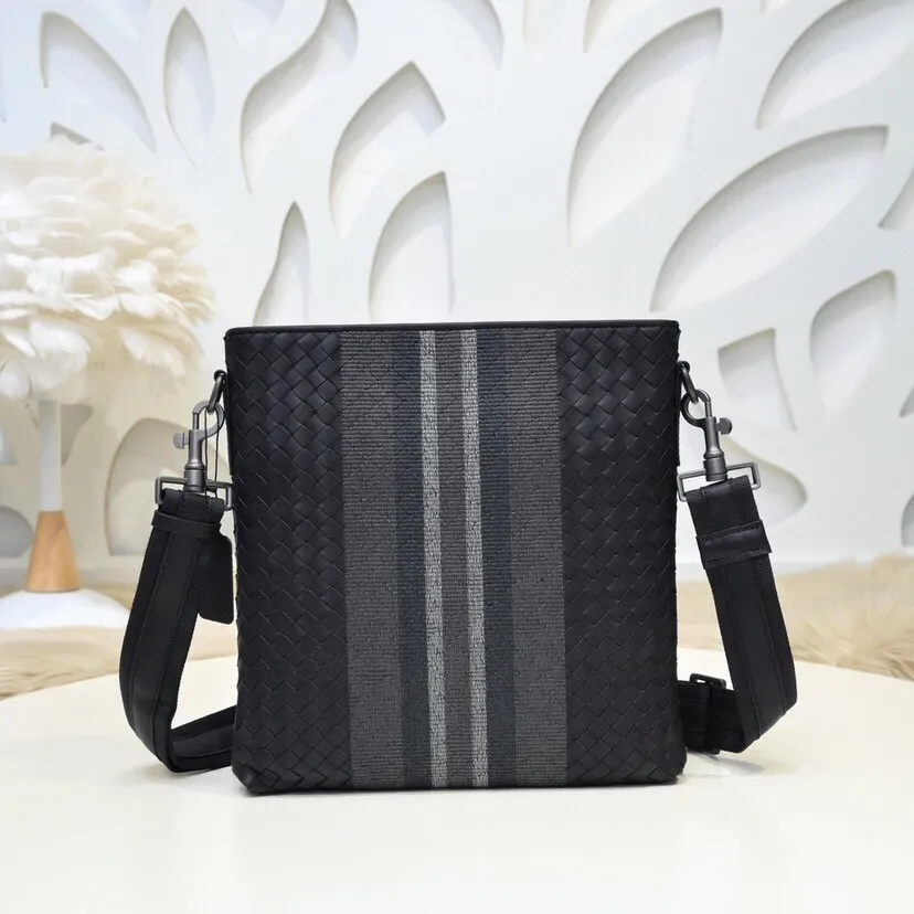 All categories 💚 Top version men’s bags 💚 BV 2024 new BV crossbody bag